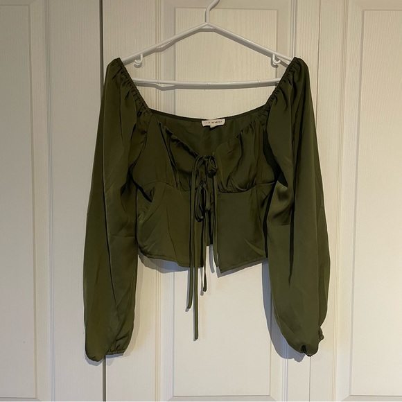 NEW PacSun LA Hearts Tie Front Satin Long Sleeve Top Size Small Blouse Green - Picture 4 of 7